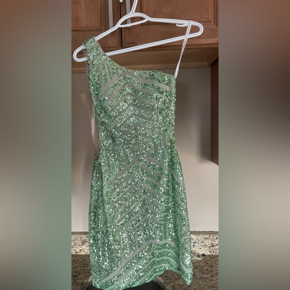 Short homecoming dress - Picture 1 of 1